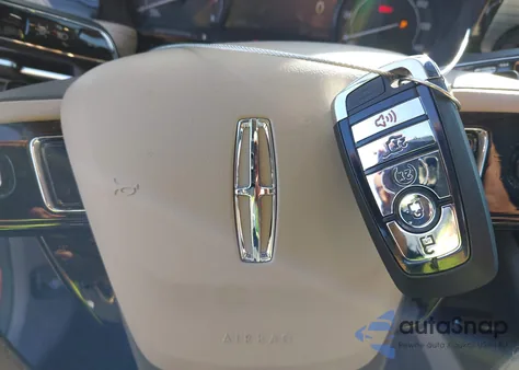 2021 Lincoln Corsair Standard z USA, uszkodzony, nr VIN 5LMCJ1C91MUL02754